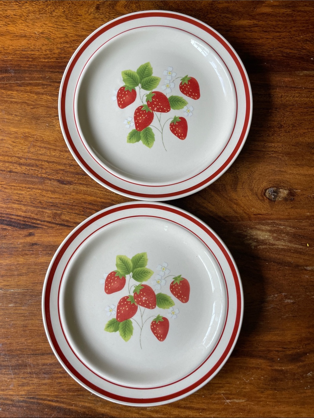 2 Strawberry Fujistone Salad or Dessert Plates Dishes